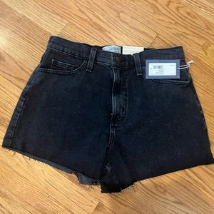 NWT - universal thread black jean shorts - size 8